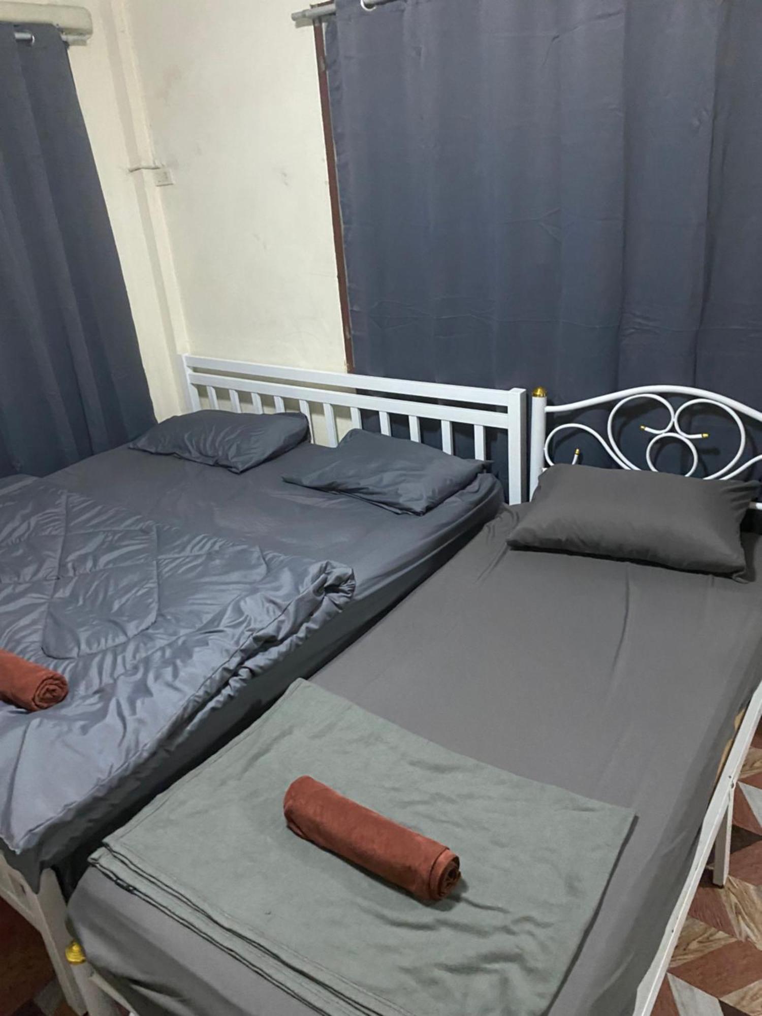 Sleep Break Hostel Sathon Bangkok Esterno foto