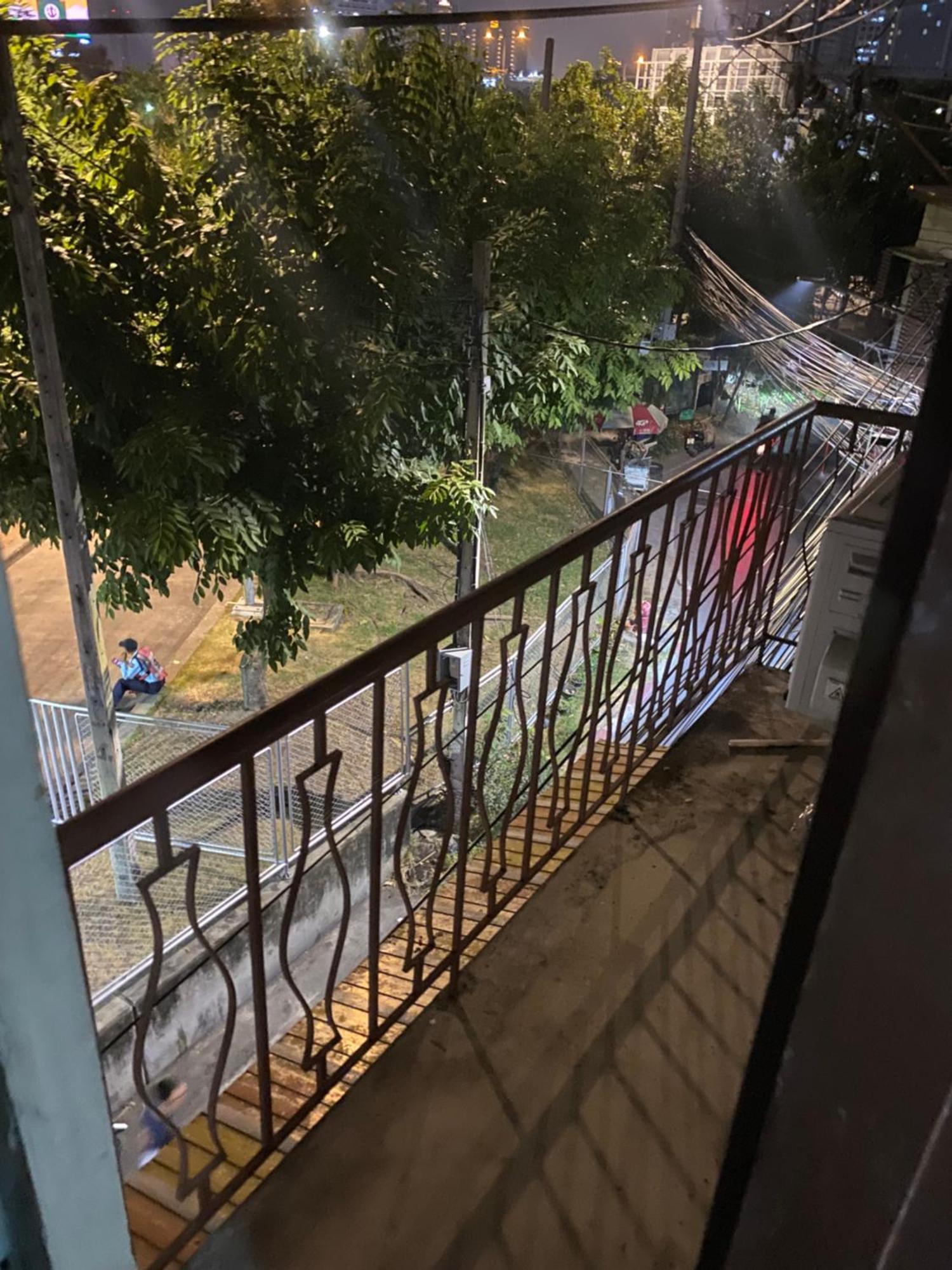 Sleep Break Hostel Sathon Bangkok Esterno foto