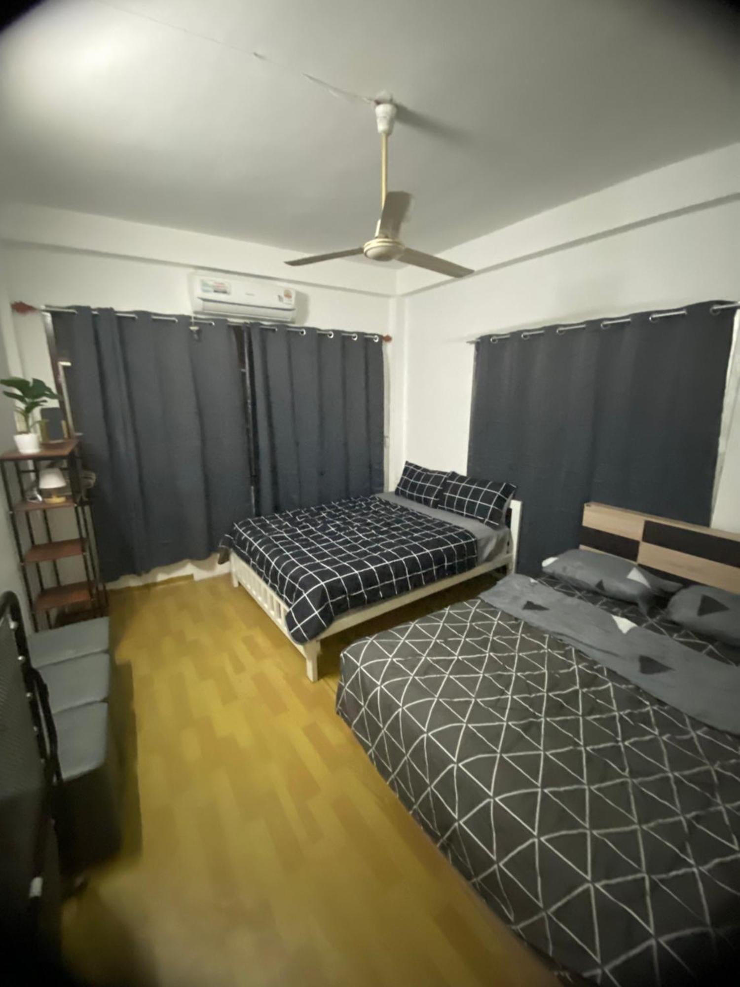 Sleep Break Hostel Sathon Bangkok Esterno foto