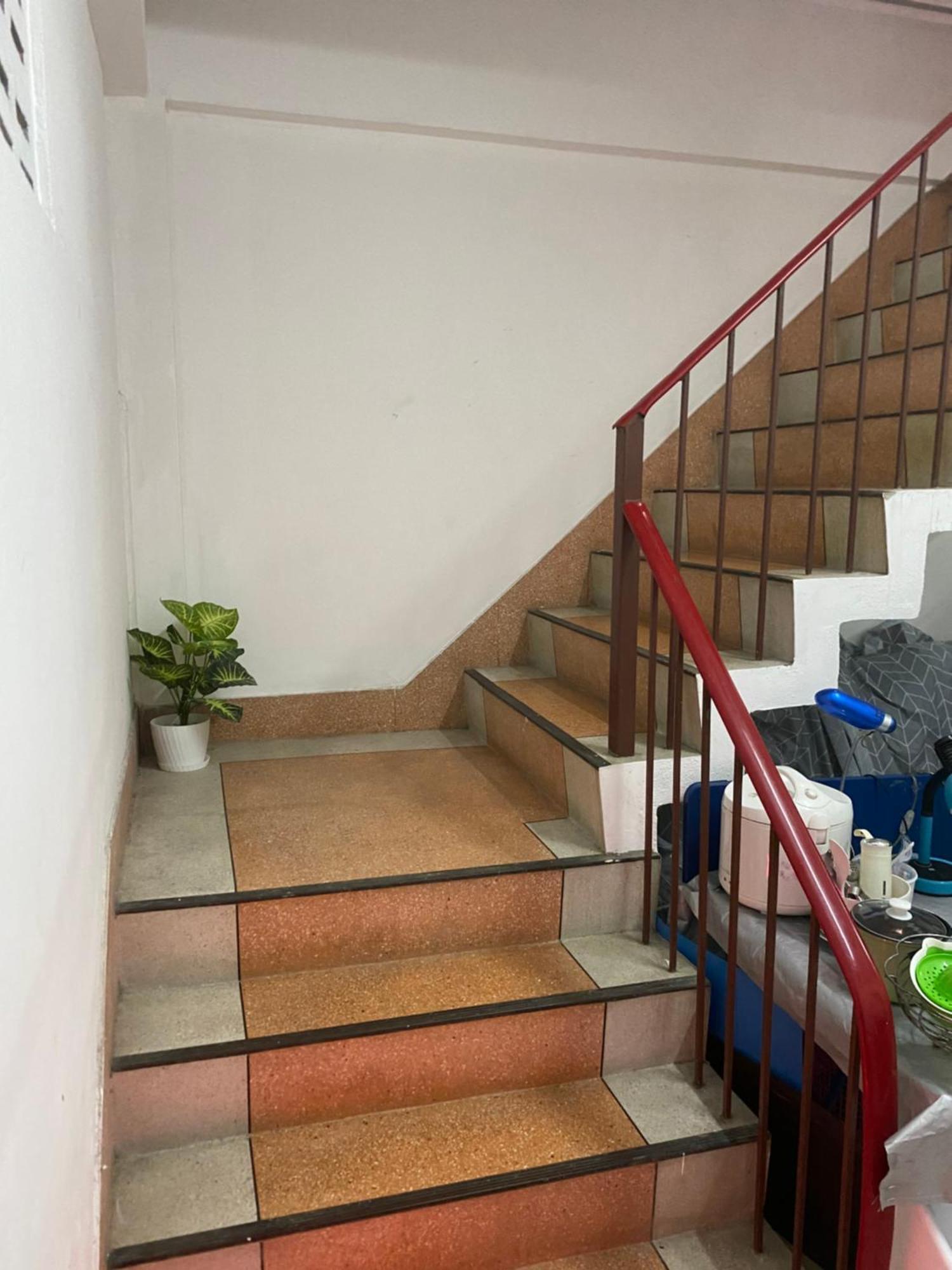 Sleep Break Hostel Sathon Bangkok Esterno foto