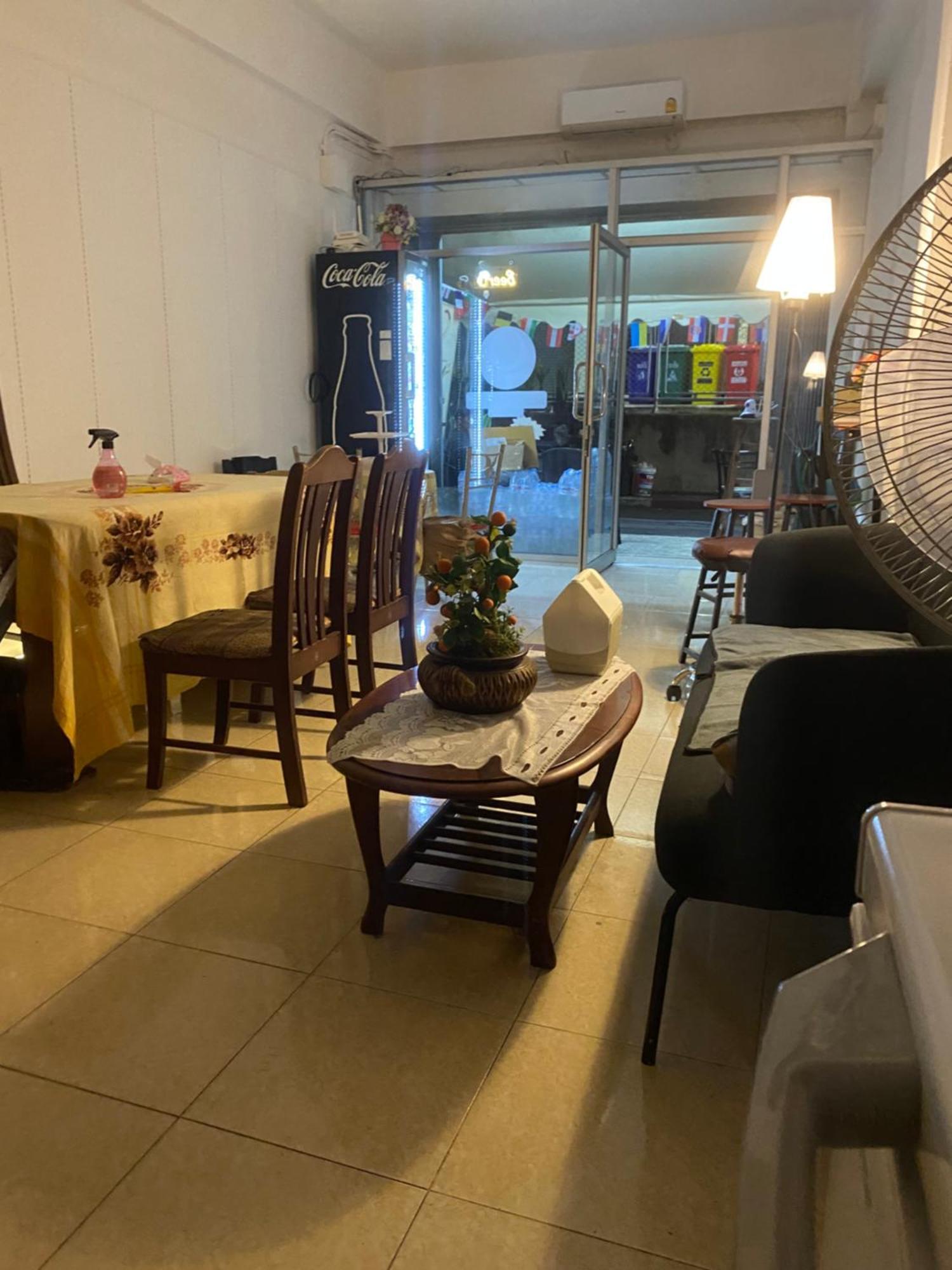 Sleep Break Hostel Sathon Bangkok Esterno foto