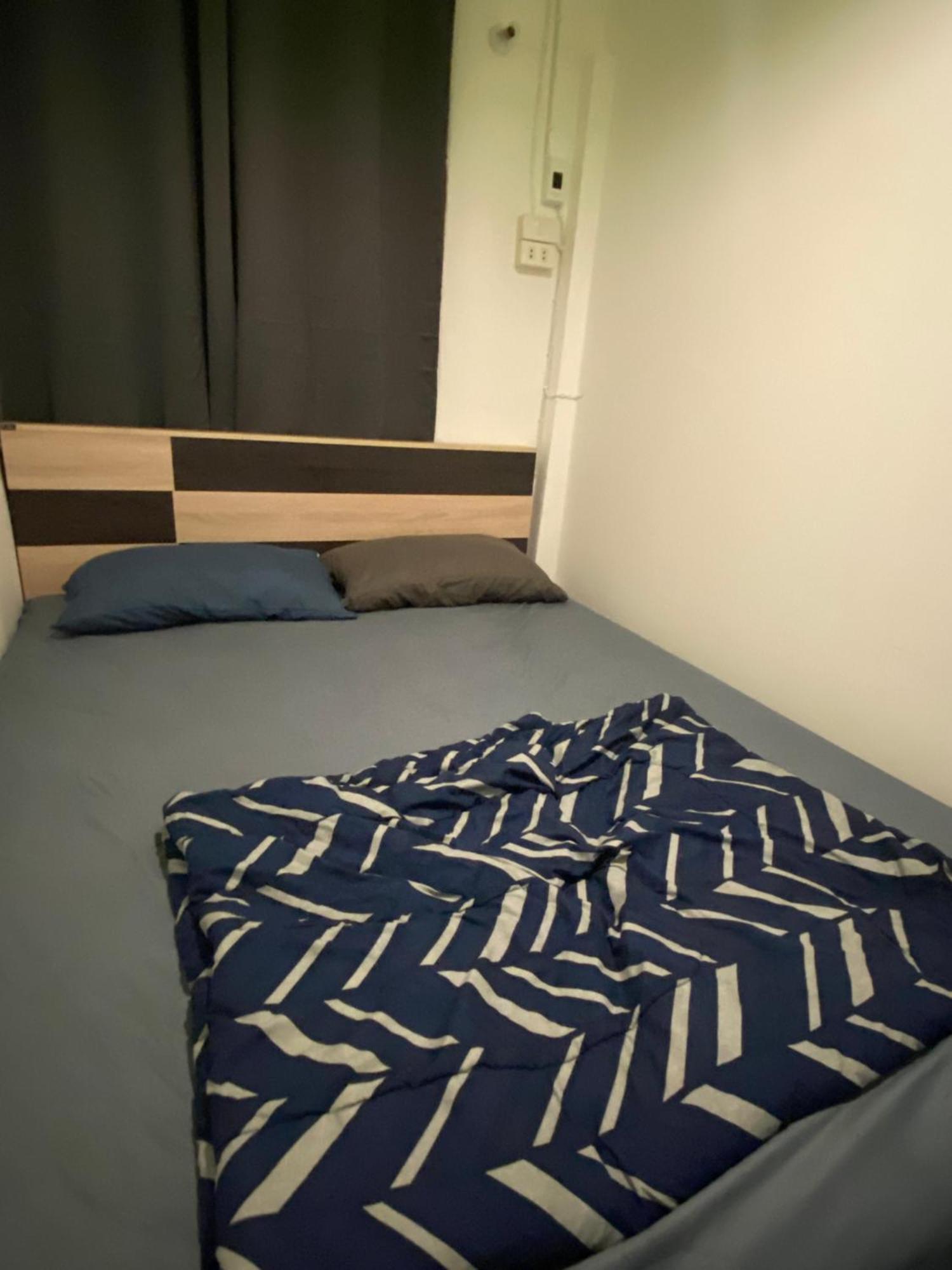 Sleep Break Hostel Sathon Bangkok Esterno foto